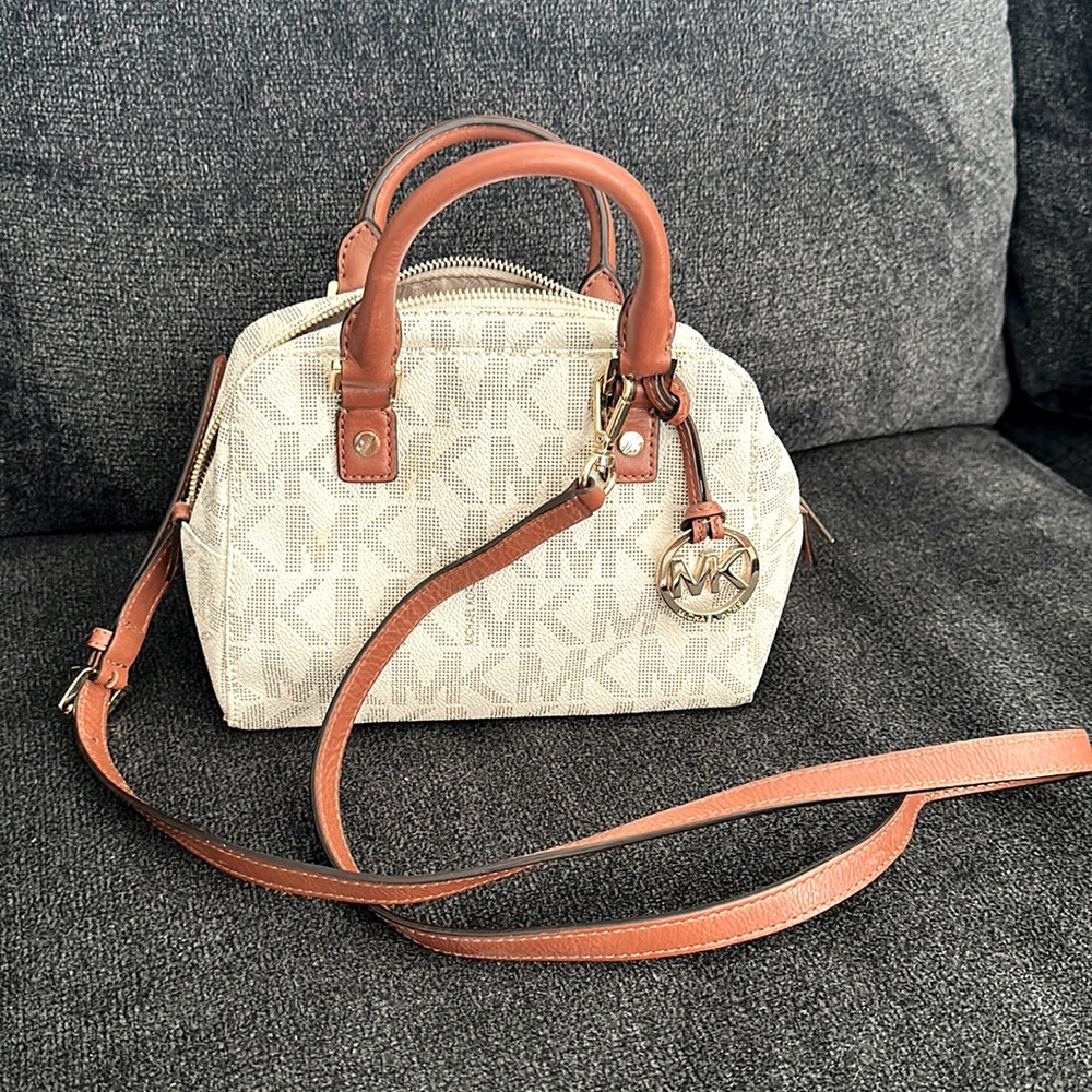 Michael Kors hand bag